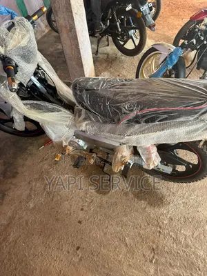 Nouveau KTM Duke 125 2025 Blanc