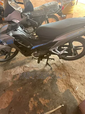 Moto 2024 Beige