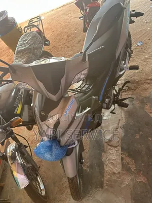 Moto 2024 Beige