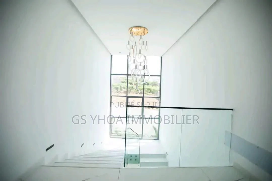 5chbre Duplex dans Bingerville à Vendre