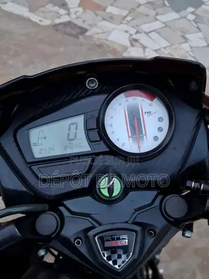 Nouveau TVS Apache 180 RTR 2025 Noir