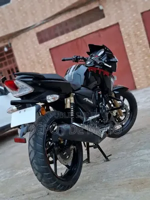Nouveau TVS Apache 180 RTR 2025 Noir