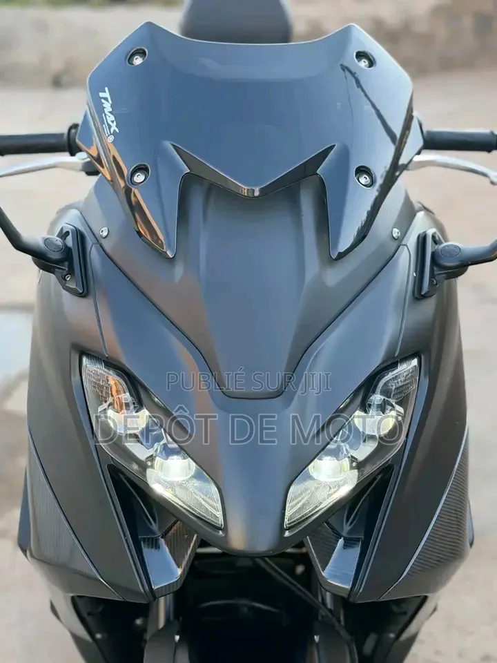 Nouveau Yamaha 2025 Noir