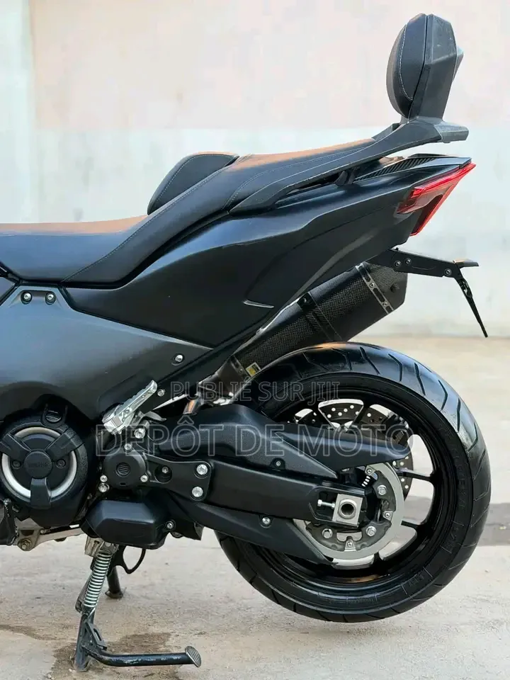 Nouveau Yamaha 2025 Noir