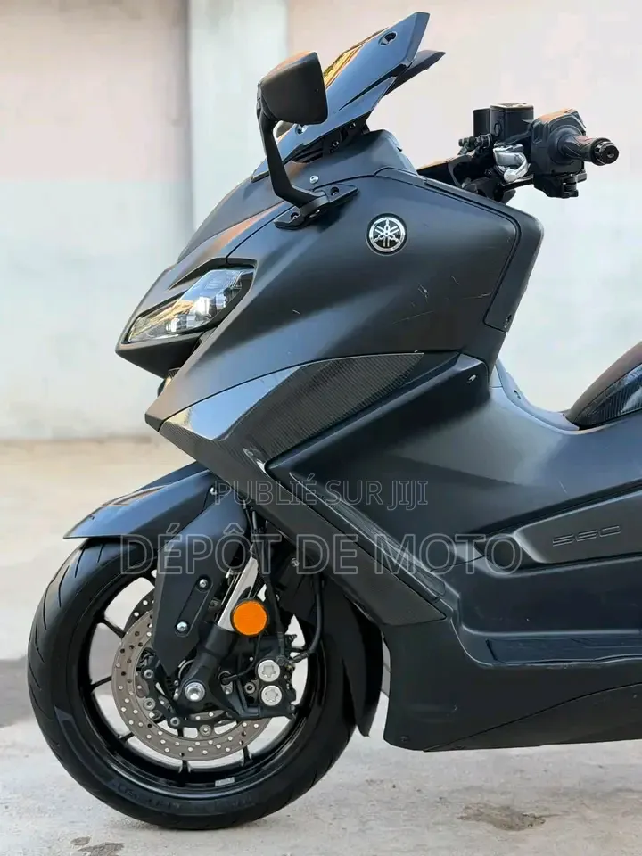 Nouveau Yamaha 2025 Noir