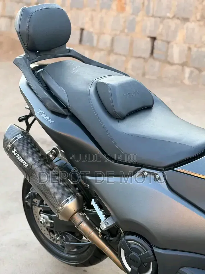 Nouveau Yamaha 2025 Noir
