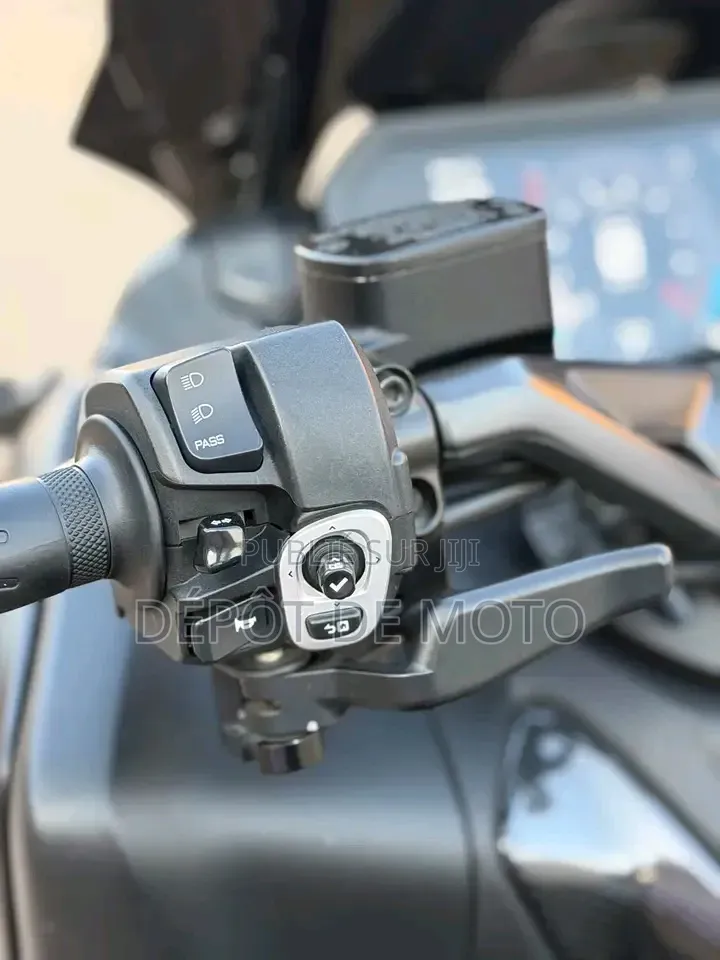 Nouveau Yamaha 2025 Noir