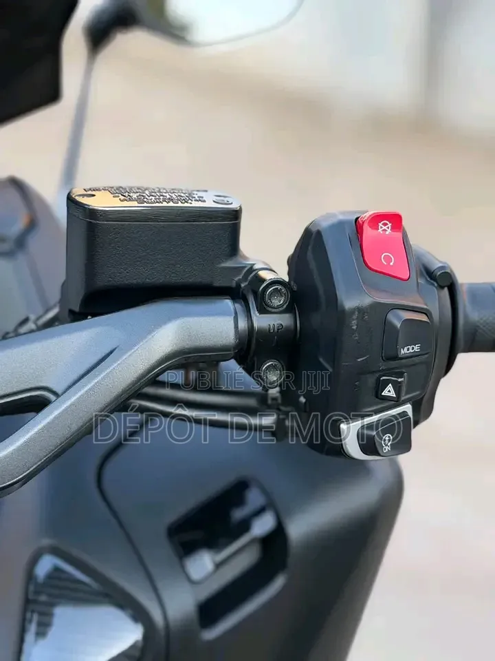 Nouveau Yamaha 2025 Noir