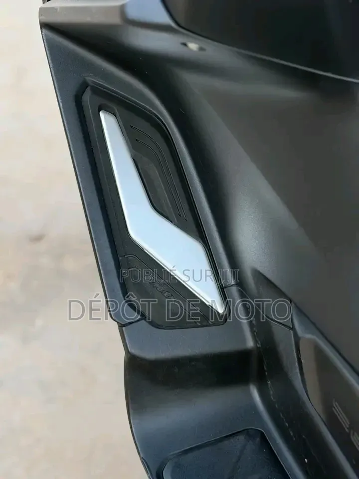 Nouveau Yamaha 2025 Noir