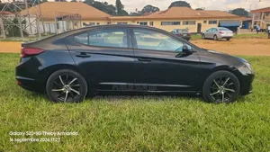 Hyundai Elantra 2021 Noir