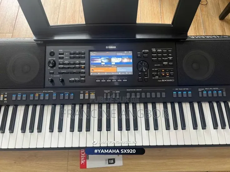 Piano Yamaha Sx920