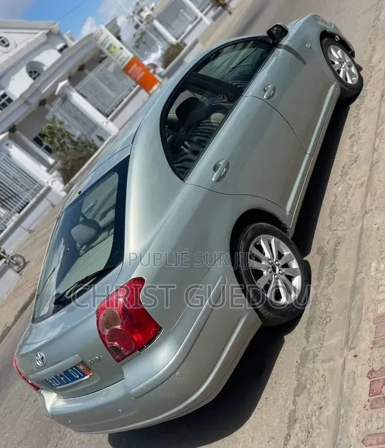 Toyota Avensis 2016 Blanc