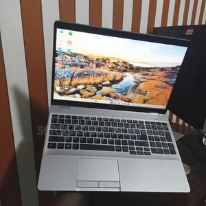 Nouveau Ordinateur portable Dell G15 5510 16GB Intel Core i5 SSD 512GB