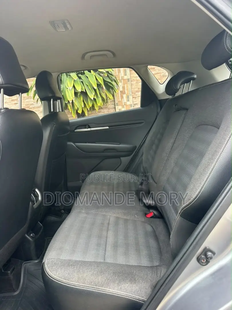 Kia Sonet 2024 Gris