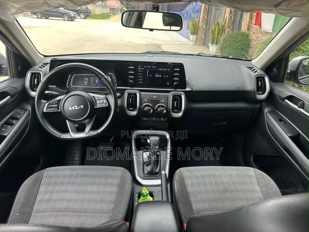 Kia Sonet 2024 Gris