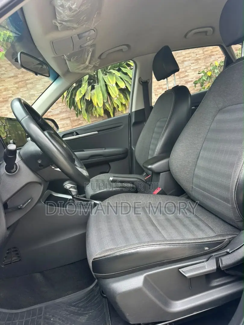 Kia Sonet 2024 Gris