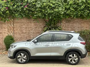 Kia Sonet 2024 Gris