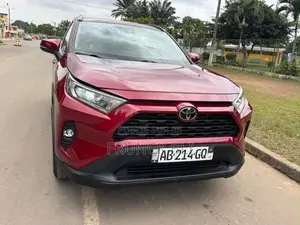 Toyota RAV4 2024 Rouge