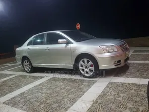 Toyota Avensis 2014 Gris