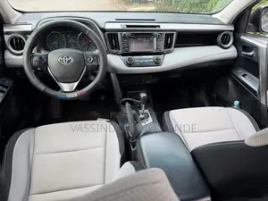 Toyota RAV4 2017 Noir