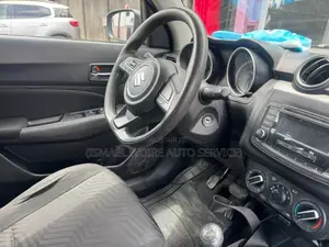 Suzuki Swift 2021 Bleu