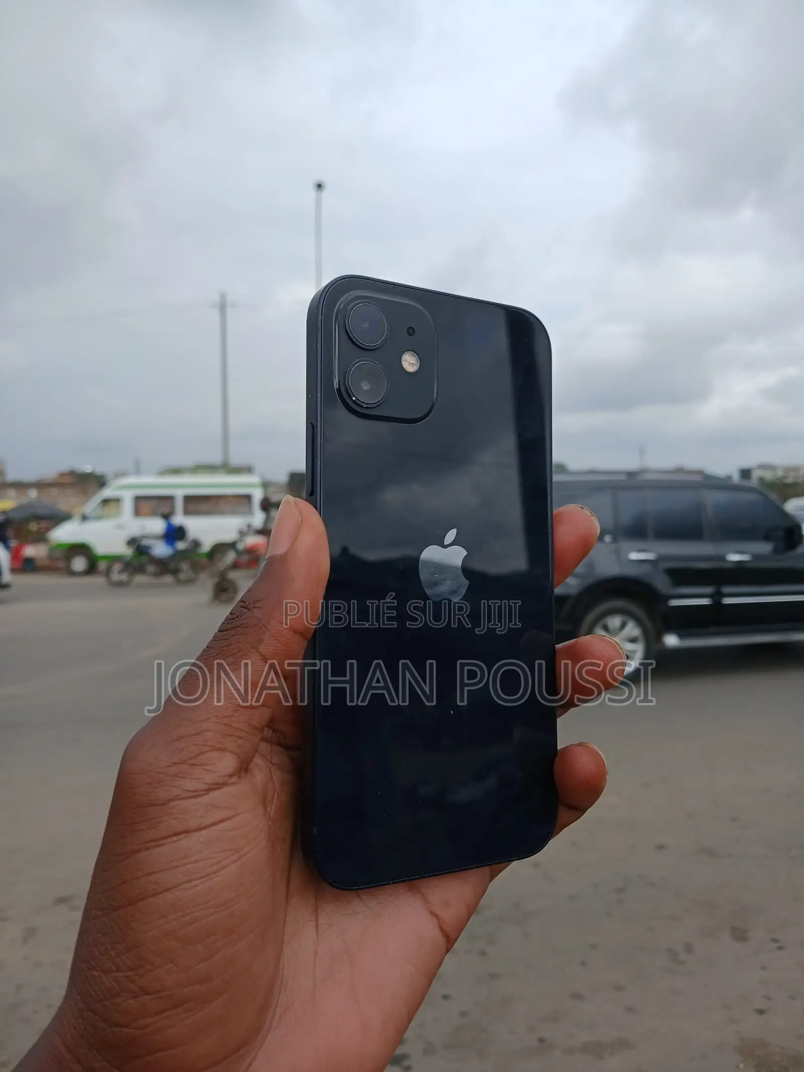 Apple iPhone 12 64 GB Noir