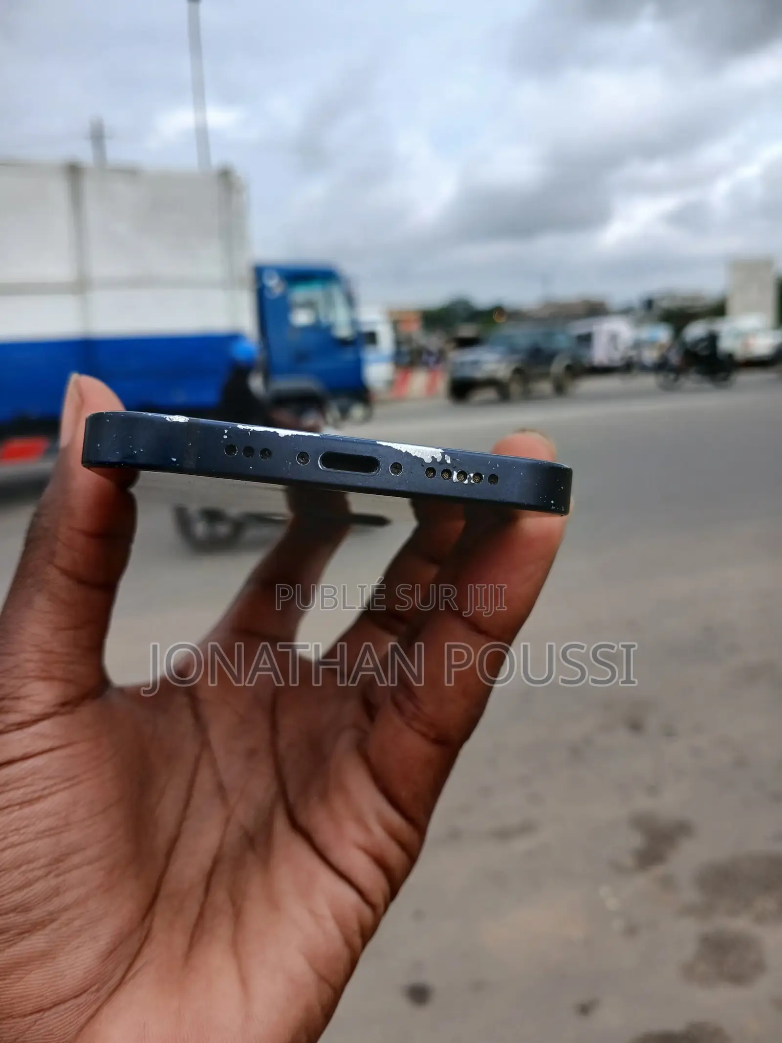 Apple iPhone 12 64 GB Noir