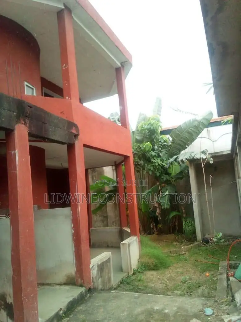 6chbre Duplex dans Cocody à Vendre