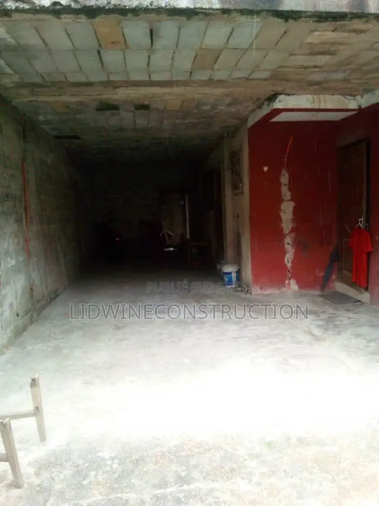 6chbre Duplex dans Cocody à Vendre