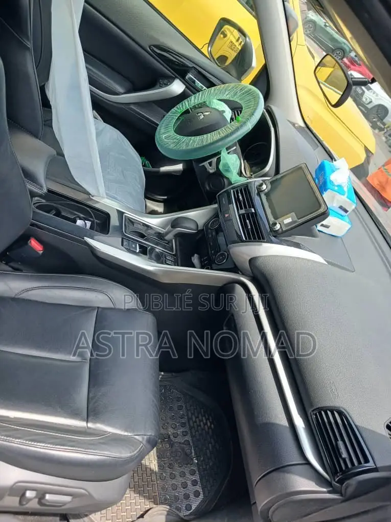 Mitsubishi Eclipse Cross 2023 Gris