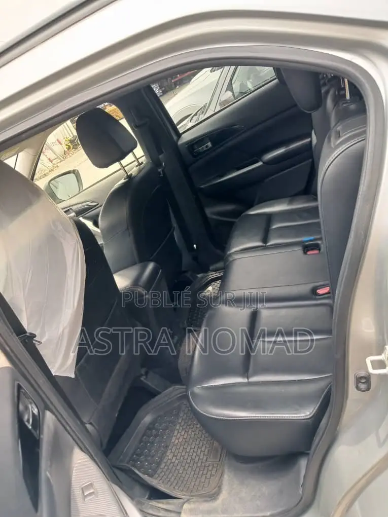 Mitsubishi Eclipse Cross 2023 Gris
