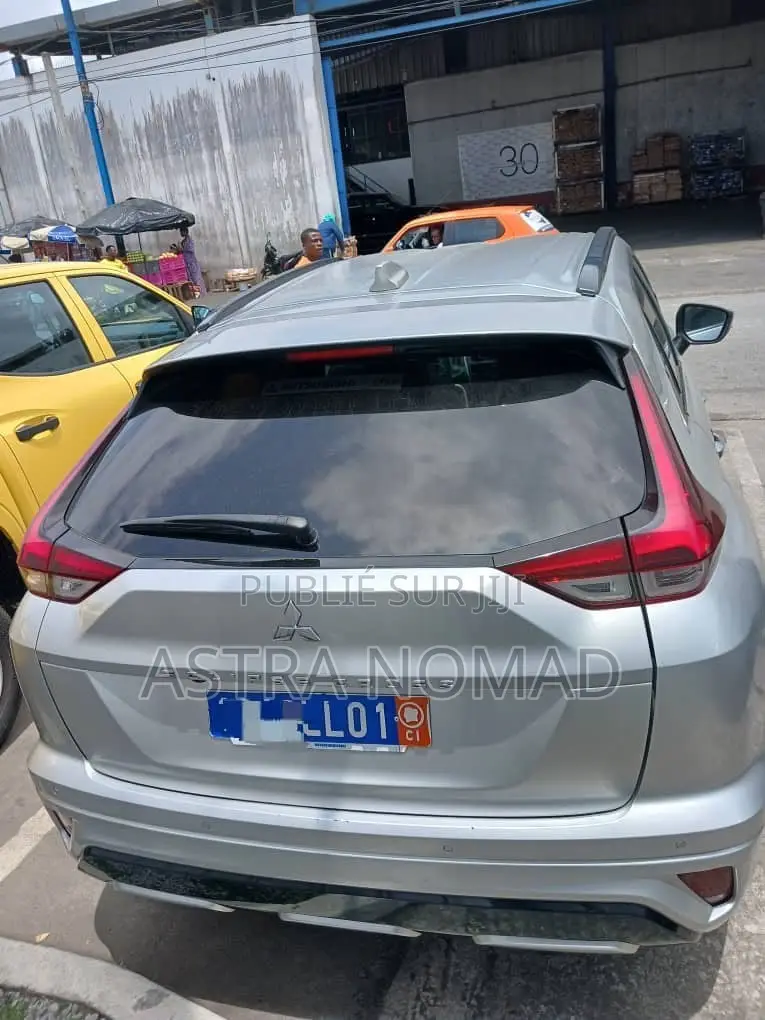 Mitsubishi Eclipse Cross 2023 Gris