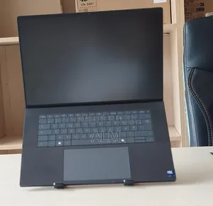 Nouveau Dell 16 Premium 32GB Intel Core Ultra 7 SSD 512GB