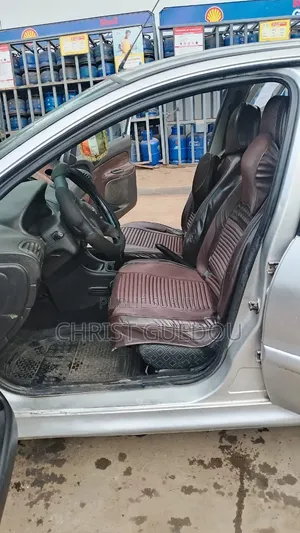 Peugeot 206 2012 Gris