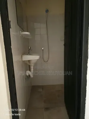 1chbre Appartement dans Immobilier Express, Cocody à Louer