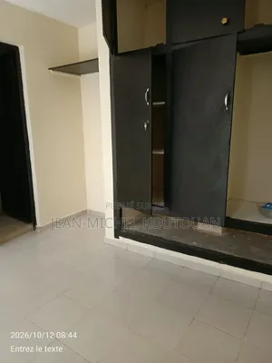1chbre Appartement dans Immobilier Express, Cocody à Louer