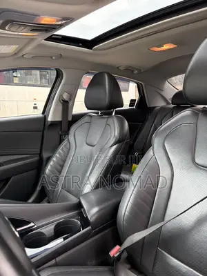 Hyundai Elantra 2022 Noir