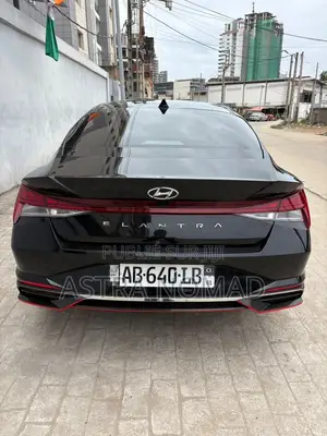 Hyundai Elantra 2022 Noir