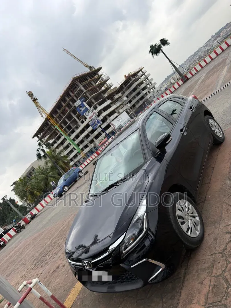 Toyota Starlet 2024 Noir