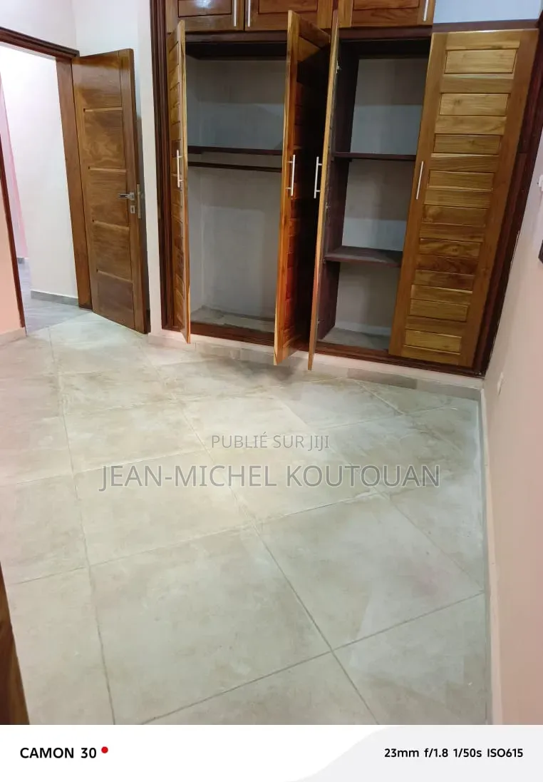 4chbre Duplex dans Immobilier Express, Cocody à Louer