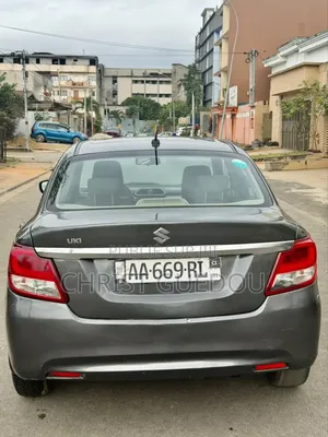 Suzuki Dzire 2024 Gris