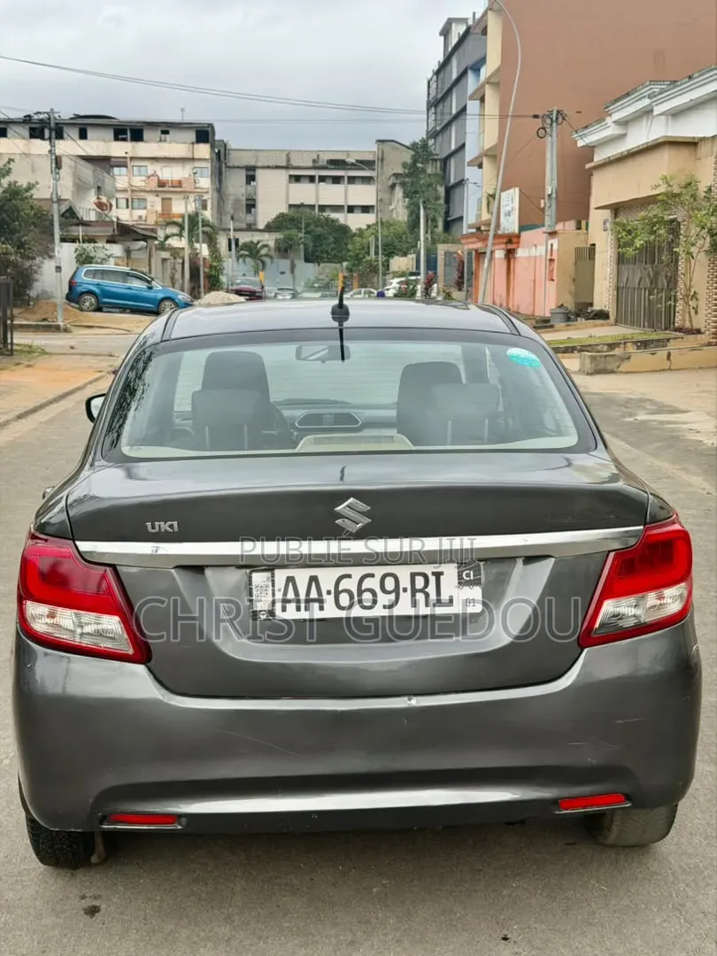 Suzuki Dzire 2024 Gris