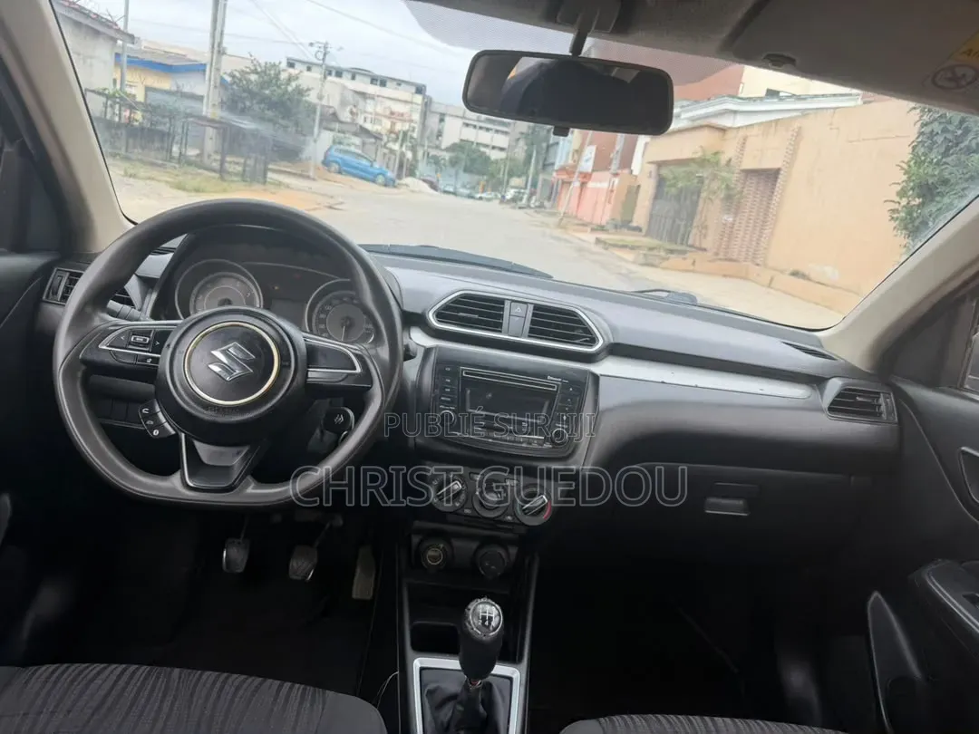 Suzuki Dzire 2024 Gris