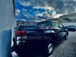 Mitsubishi L200 2022 Noir
