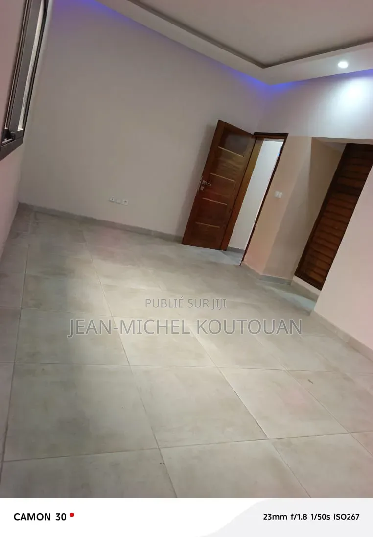 4chbre Duplex dans Cocody à Louer