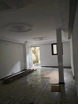 1chbre Appartement dans Immobilier Express, Cocody à Louer