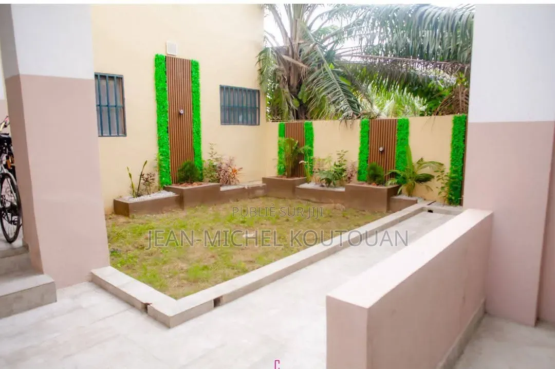 Meublé 2chbre Appartement dans Immobilier Express, Cocody à Louer