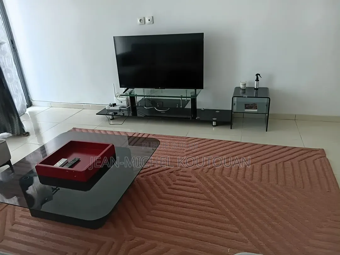 Meublé 2chbre Appartement dans Immobilier Express, Cocody à Louer