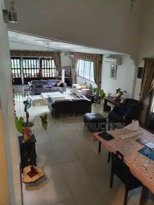 Meublé 4chbre Villa dans Treichville à Vendre