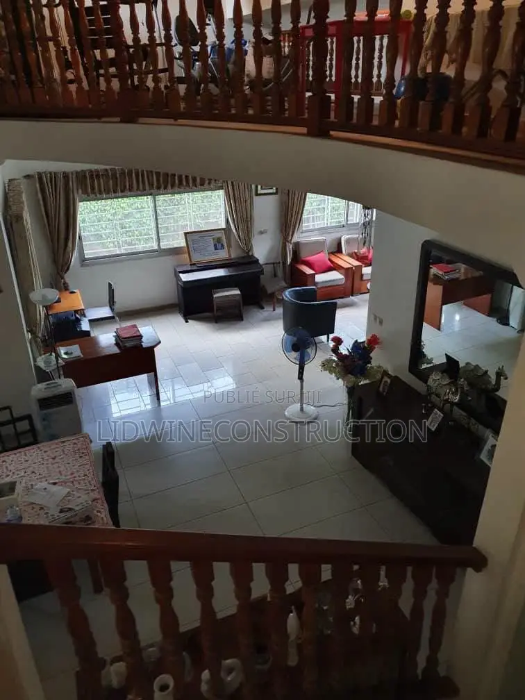 Meublé 4chbre Villa dans Treichville à Vendre